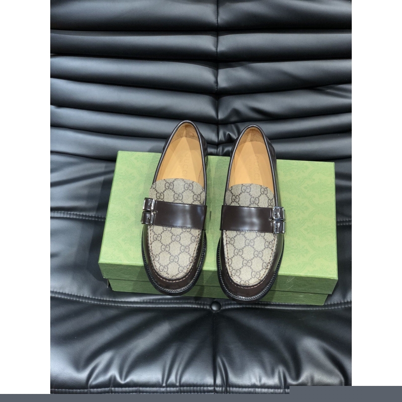 G*u*i leather shoes
